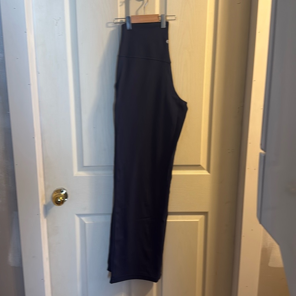 Navy Lululemon size 8